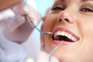Беременность и зубы: стоит ли затягивать с лечением?
